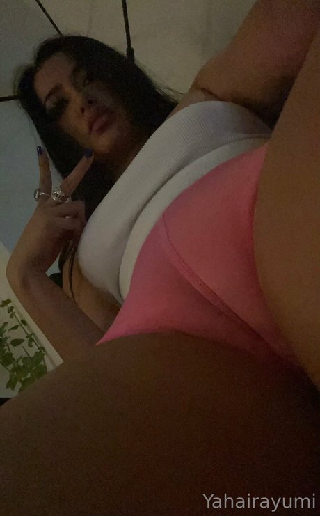 Naakte gelekte OnlyFans-foto van Yahaira Yumi