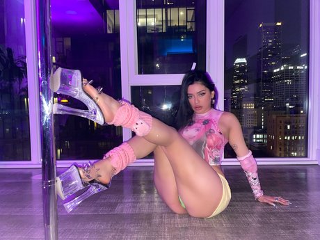 Naakte gelekte OnlyFans-foto van Yahaira Yumi