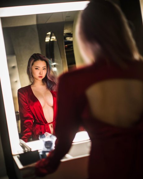 Naakte gelekte OnlyFans-foto van Bree Wales Covington