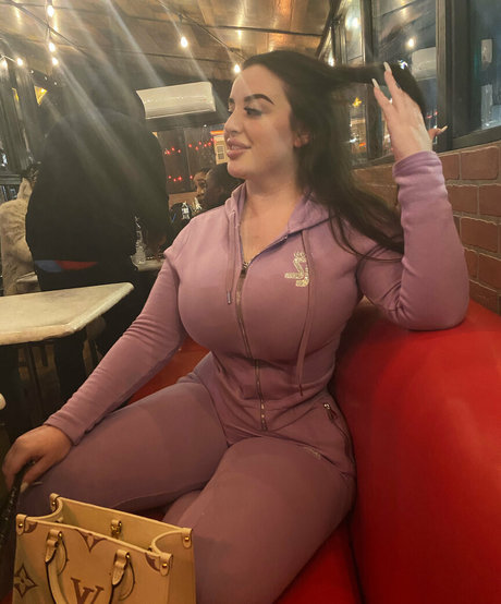 Naakte gelekte OnlyFans-foto van Jpaid69