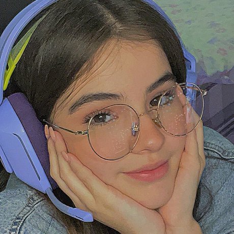 Naakte gelekte OnlyFans-foto van Gabygardez