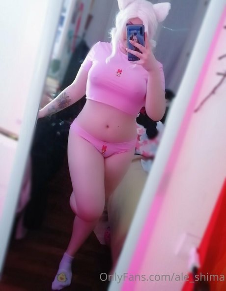 Naakte gelekte OnlyFans-foto van Aleshima