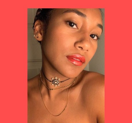 Naakte gelekte OnlyFans-foto van Sydney Park
