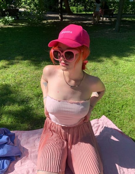 Naakte gelekte OnlyFans-foto van Drumaqueen