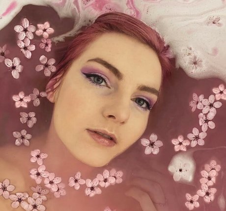 LDShadowLady