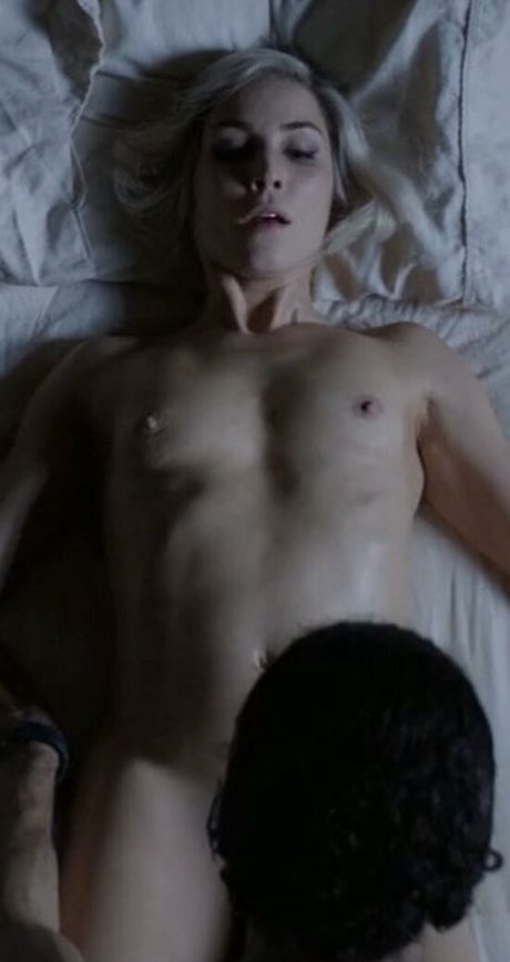 Naakte gelekte OnlyFans-foto van Noomi Rapace