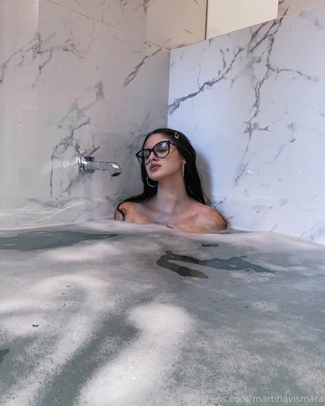 Naakte gelekte OnlyFans-foto van Martinavismara