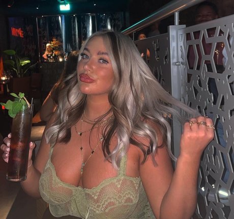Naakte gelekte OnlyFans-foto van Misschloeamber