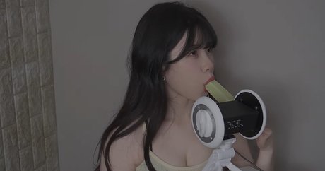 Naakte gelekte OnlyFans-foto van Asmr Yeonchu