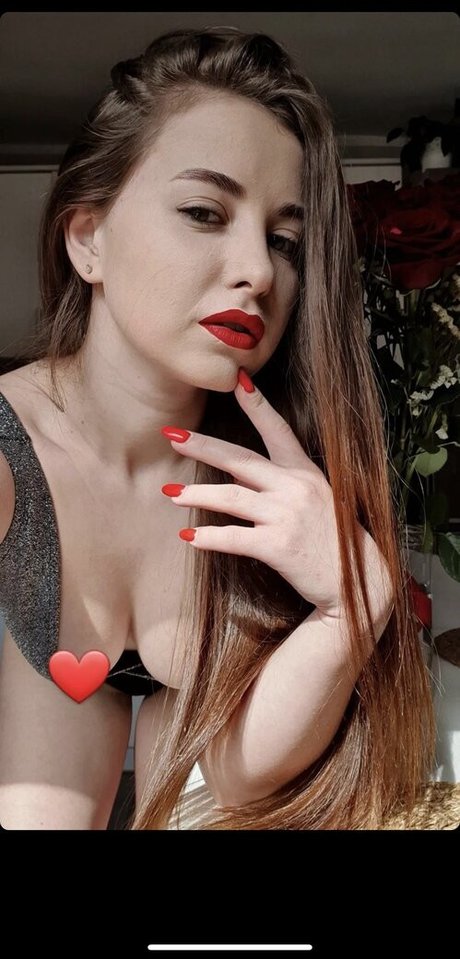 Naakte gelekte OnlyFans-foto van Yulka Tochka