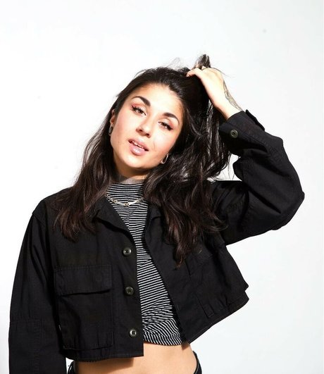 Naakte gelekte OnlyFans-foto van Krewella