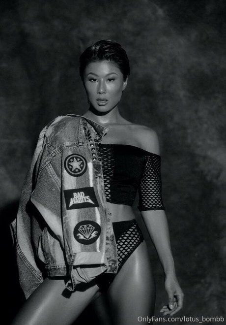 Lotus Bombb