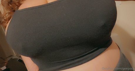 Naakte gelekte OnlyFans-foto van Geegxxx