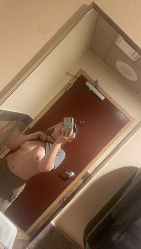 Naakte gelekte OnlyFans-foto van Jojosins4269