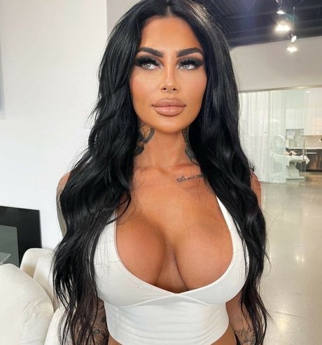 Naakte gelekte OnlyFans-foto van Chansey Brown