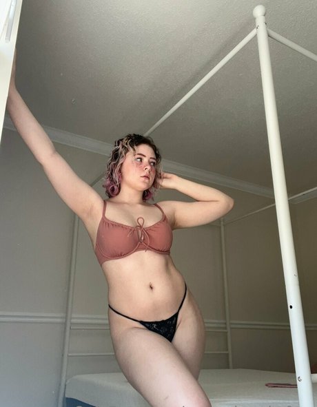 Naakte gelekte OnlyFans-foto van Aurorabrookefree