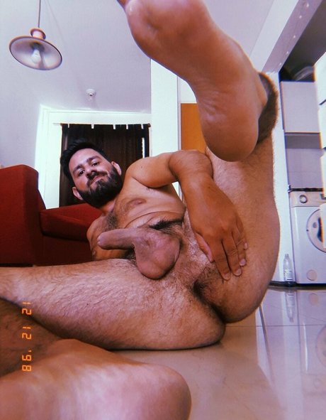Naakte gelekte OnlyFans-foto van Dotpajero