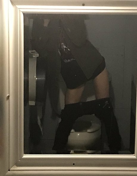 Naakte gelekte OnlyFans-foto van Ninaxxxxnn