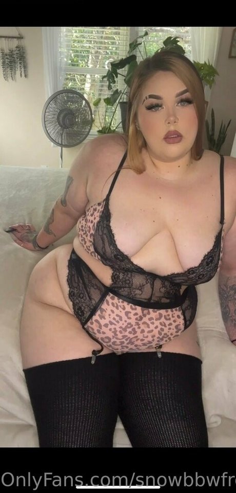 Naakte gelekte OnlyFans-foto van Snowbbwfree