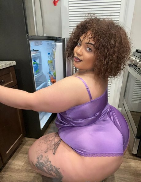 Naakte gelekte OnlyFans-foto van Officialhhoneybee