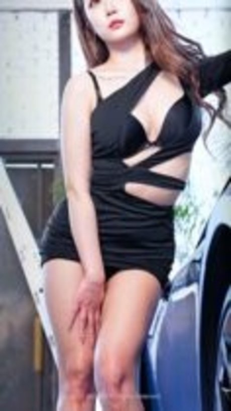 Naakte gelekte OnlyFans-foto van Bomi Girl Crush