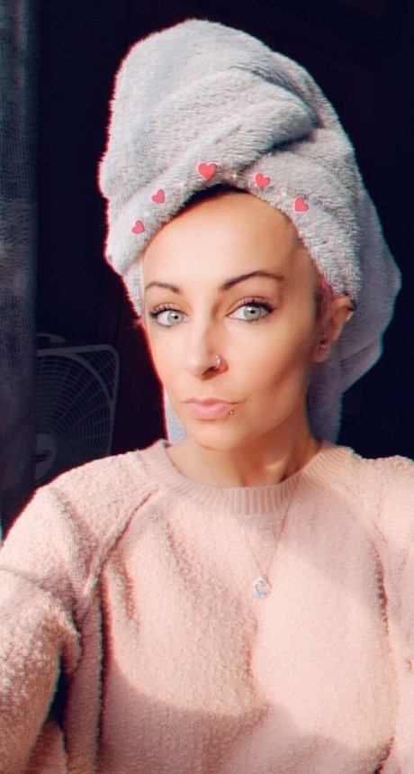 Naakte gelekte OnlyFans-foto van Jennaluvsyounot