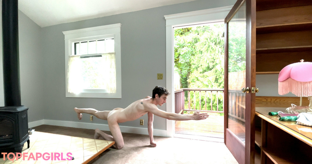 Naakte gelekte OnlyFans-foto van Marstonhefner #49 Naakte gelekte OnlyFans-foto van Marstonhefner #49