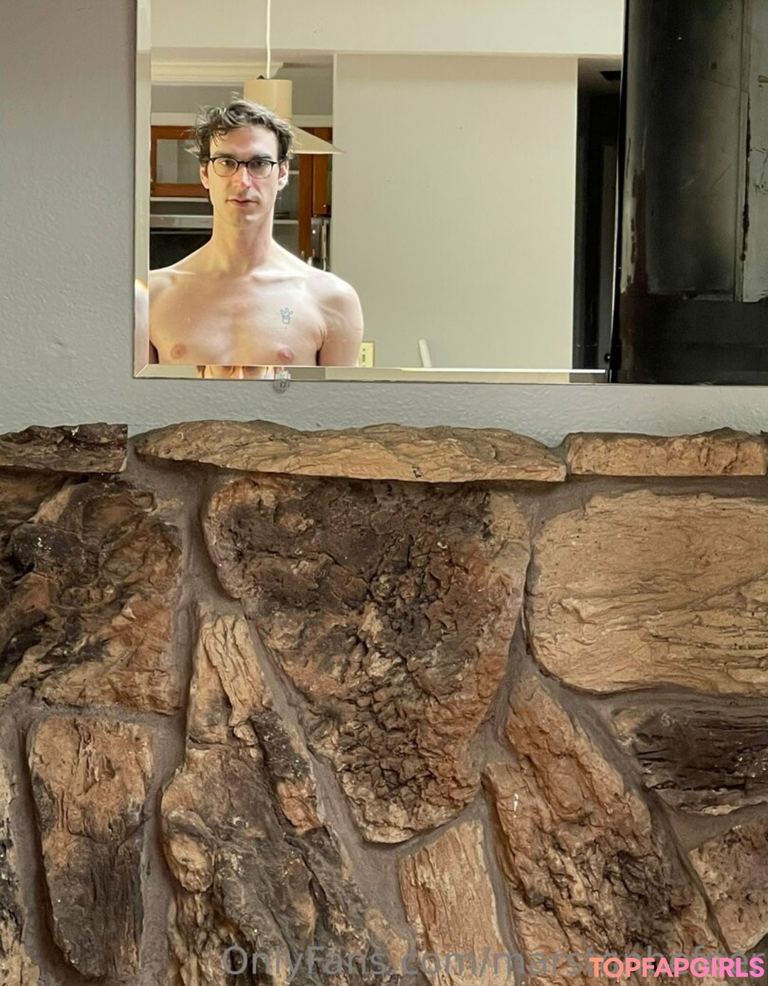 Naakte gelekte OnlyFans-foto van Marstonhefner #7 Naakte gelekte OnlyFans-foto van Marstonhefner #7