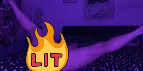 Naakte gelekte OnlyFans-foto van Landovalentine