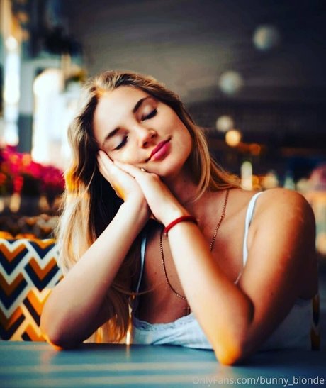 Bunnyblondee
