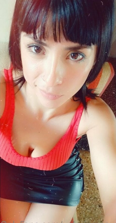 Naakte gelekte OnlyFans-foto van Pampicush