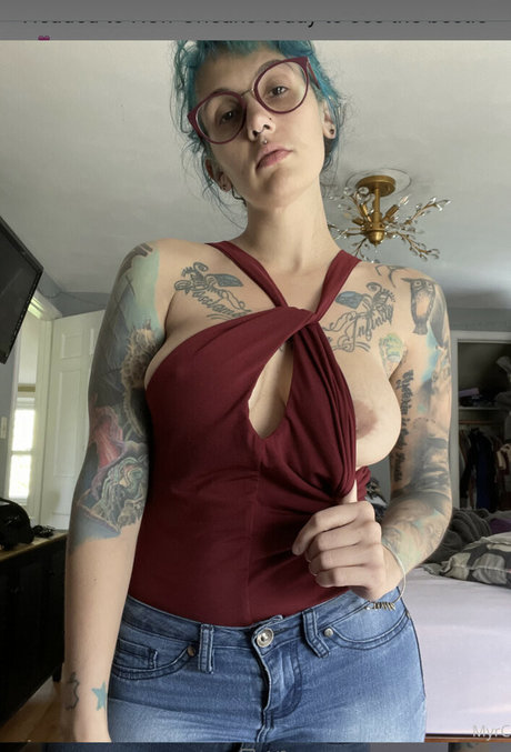 Naakte gelekte OnlyFans-foto van Myranda Jae