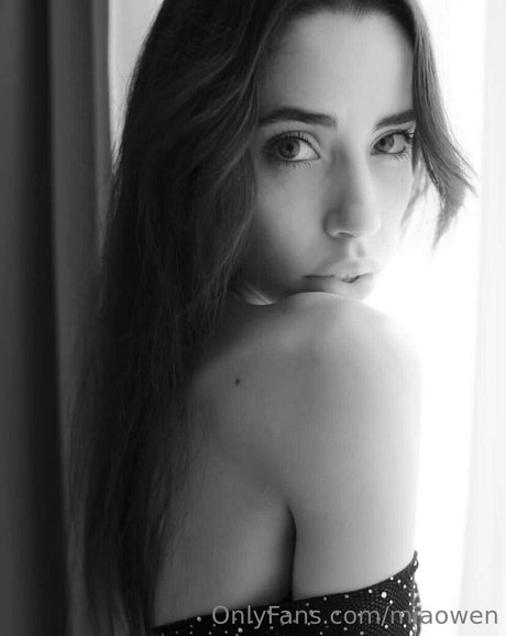 Naakte gelekte OnlyFans-foto van Miaowen