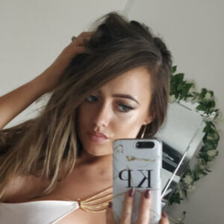 Naakte gelekte OnlyFans-foto van Kassie Payne