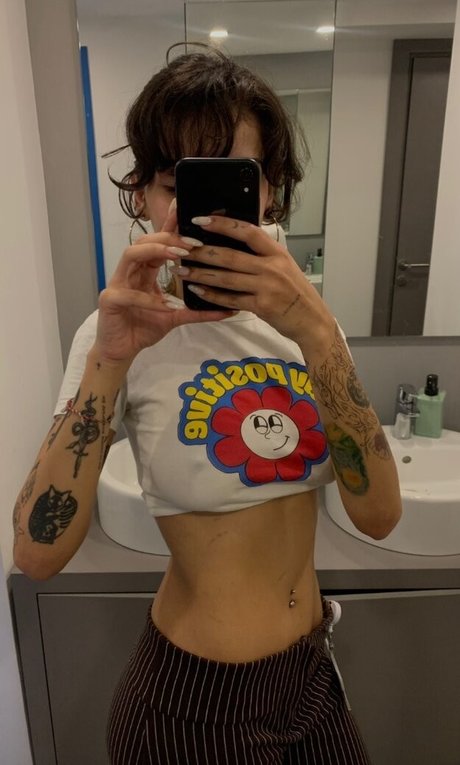 Naakte gelekte OnlyFans-foto van Ciciguner