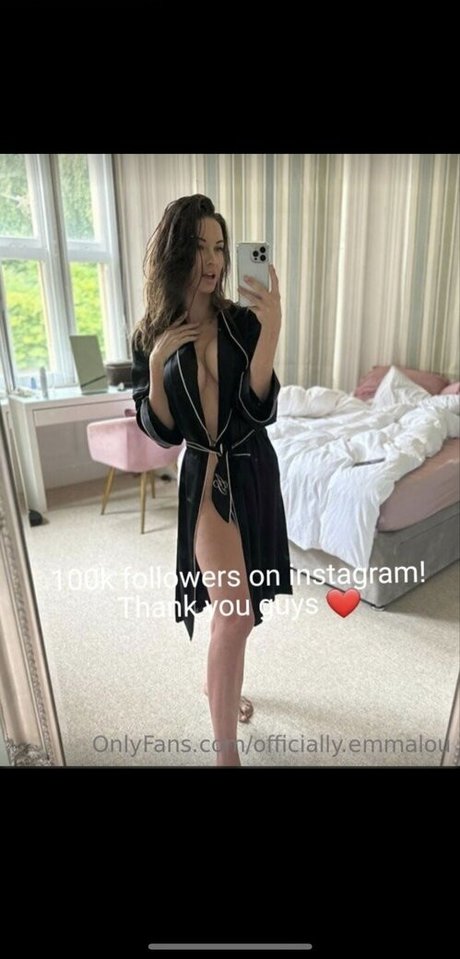Naakte gelekte OnlyFans-foto van Emylou