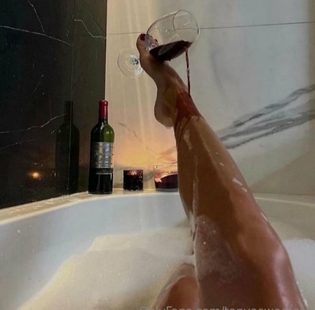 Naakte gelekte OnlyFans-foto van Tanyasweetcat
