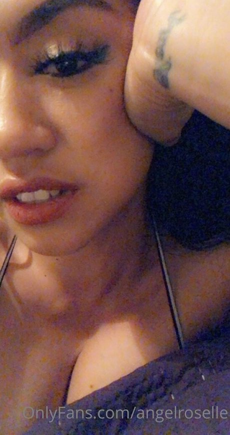 Naakte gelekte OnlyFans-foto van Angelroselle
