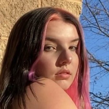 Naakte gelekte OnlyFans-foto van Eyecndyy