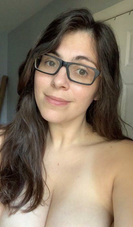 Naakte gelekte OnlyFans-foto van Naturalnatalia