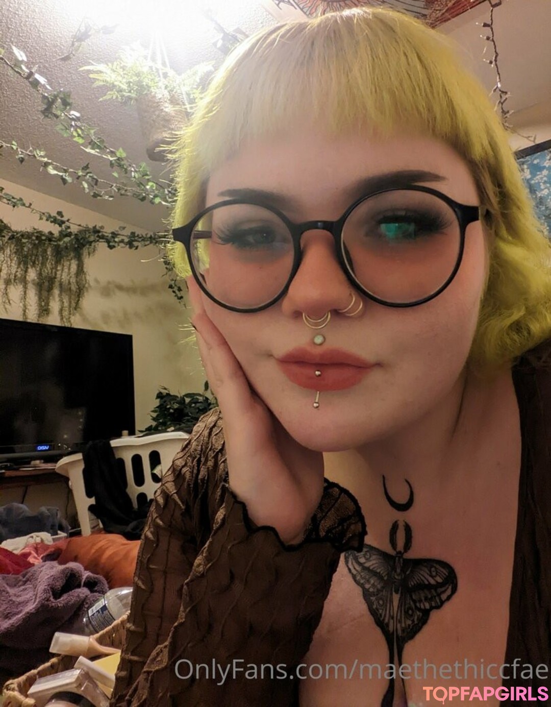 Naakte gelekte OnlyFans-foto van Maethethiccfae #55 Naakte gelekte OnlyFans-foto van Maethethiccfae #55