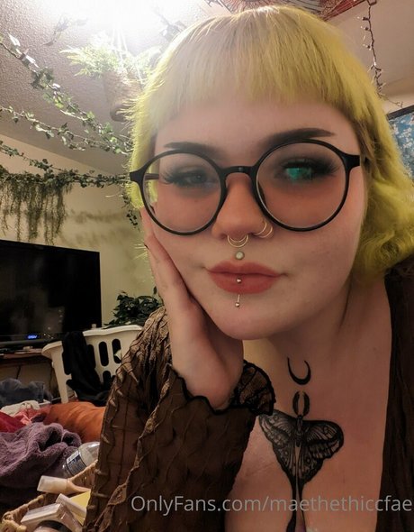 Naakte gelekte OnlyFans-foto van Maethethiccfae