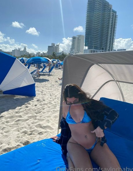Naakte gelekte OnlyFans-foto van Ashley Aoky