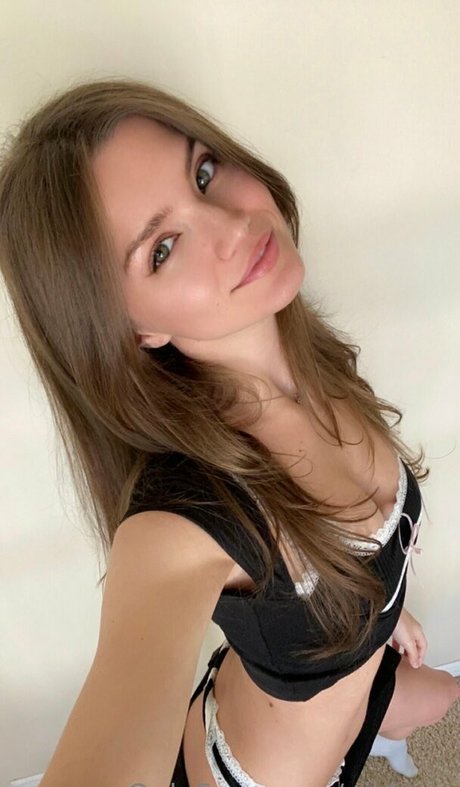 Naakte gelekte OnlyFans-foto van Nikkisia
