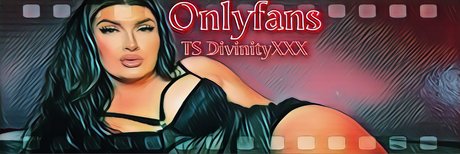 Naakte gelekte OnlyFans-foto van Divinity