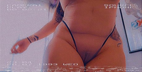 Naakte gelekte OnlyFans-foto van Miss Riss