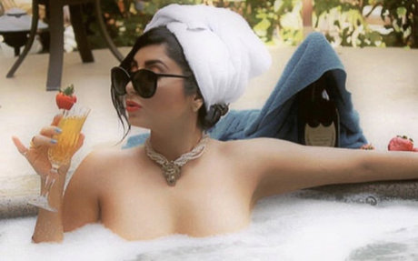 Naakte gelekte OnlyFans-foto van Thecatbox