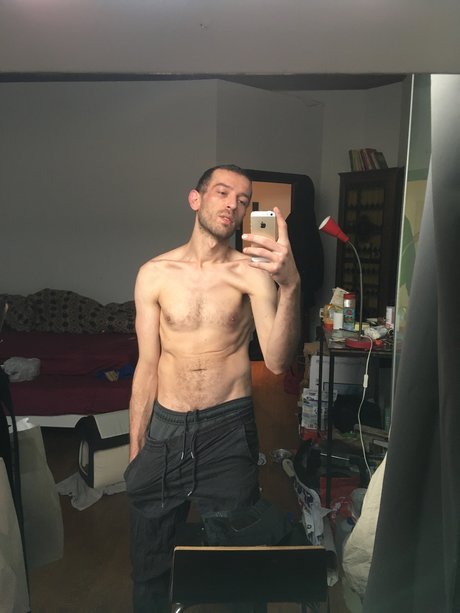 Naakte gelekte OnlyFans-foto van Esckaenor