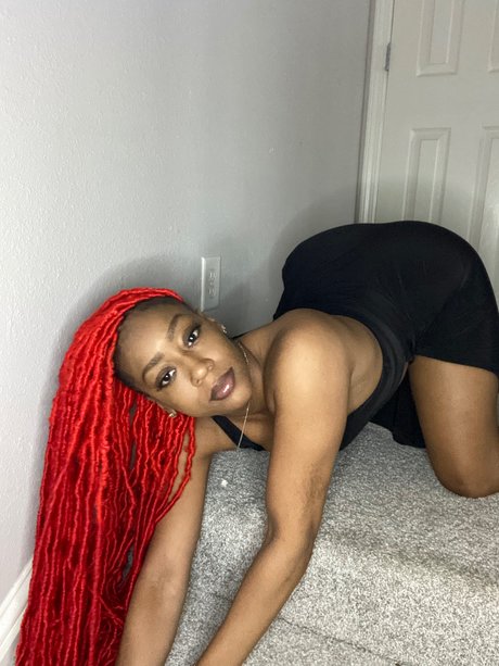 Naakte gelekte OnlyFans-foto van Phoenix Gold