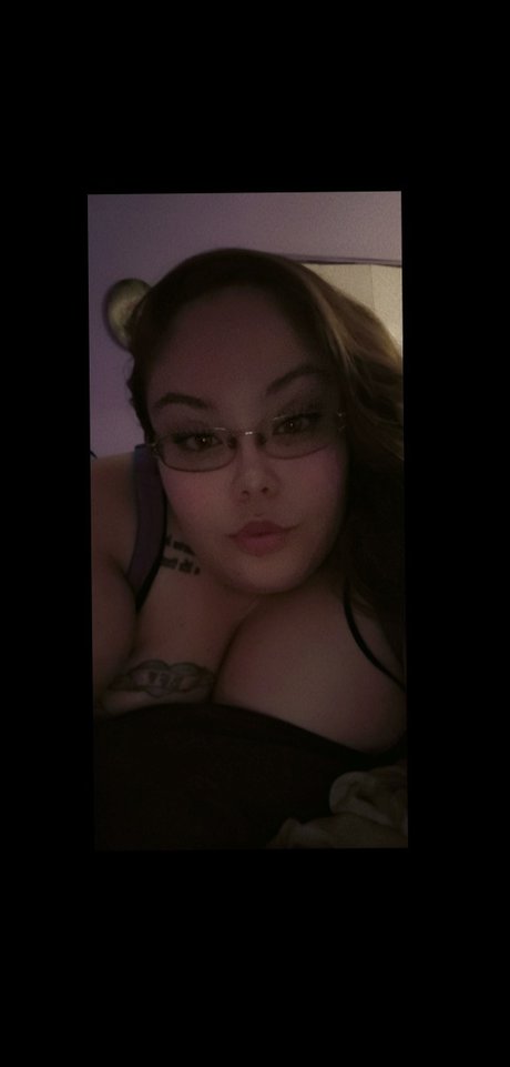 Naakte gelekte OnlyFans-foto van Mona